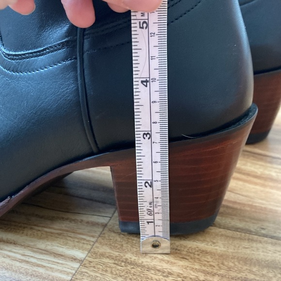 BUNDLE - Tecovas  2 pairs of the Daisy bootie in black and caramel - Picture 14 of 15